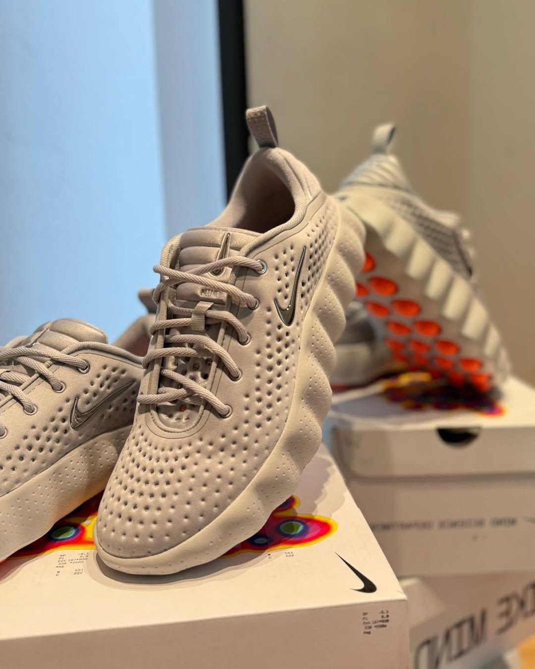 NIKE MIND "002" + "002"